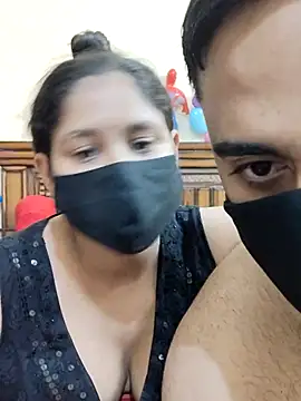 Snapshot of IND_COUPLE1 chatting on March 3, 2025, 2:28 pm IND COUPLE1 online show from March 3, 2025, 2:28 pm