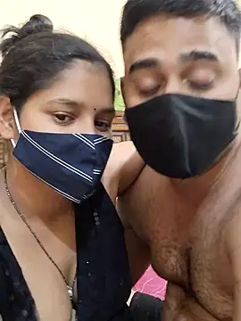 Snapshot of IND_COUPLE1 chatting on February 19, 2025, 4:55 pm IND COUPLE1 online show from February 19, 2025, 4:55 pm