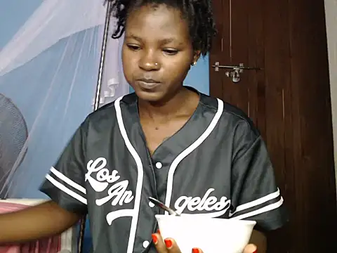 TrishaKalid online show from October 27, 2025, 8:15 am