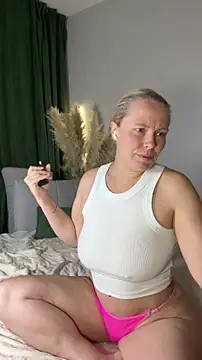 Charming Daphny online show from May 29, 2026, 5:57 am