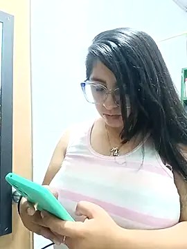  Angelinaandrade  online show from November 13, 2025, 12:36 am