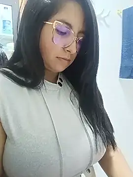 Snapshot of _Angelinaandrade_ chatting on August 4, 2026, 12:59 am Angelinaandrade online show from August 4, 2026, 12:59 am