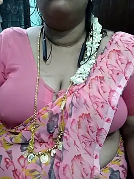 Snapshot of ashikaa_r chatting on May 10, 2026, 7:05 pm ashikaa r online show from May 10, 2026, 7:05 pm