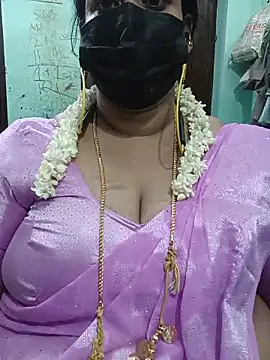 Snapshot of ashikaa_r chatting on May 18, 2026, 8:24 pm ashikaa r online show from May 18, 2026, 8:24 pm