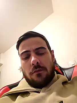 Hackcell44 online show from April 19, 2026, 9:39 pm