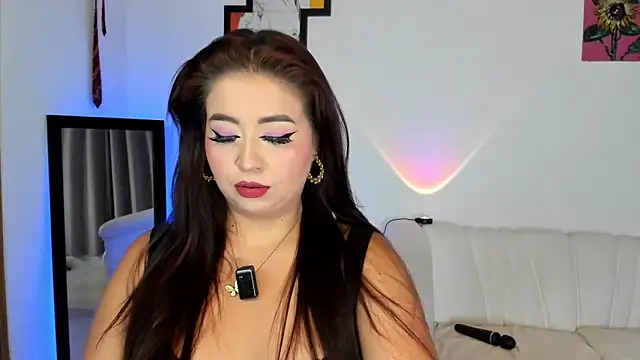 Snapshot of LiahDiaz chatting on February 16, 2026, 9:13 pm LiahDiaz online show from February 16, 2026, 9:13 pm