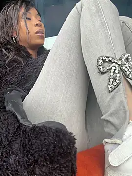 Dime-   online show from December 3, 2025, 1:32 pm