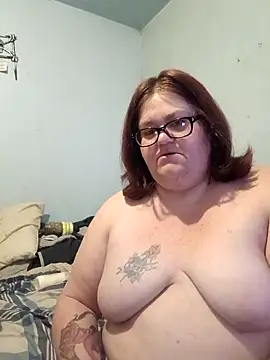 Snapshot of mcv131985 chatting on March 3, 2026, 11:28 am mcv131985 online show from March 3, 2026, 11:28 am