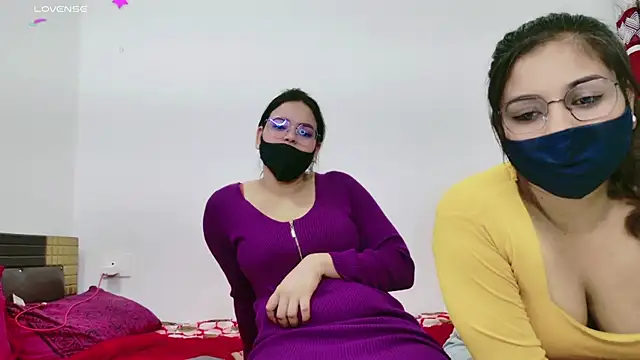 Snapshot of RupaliDixit chatting on October 24, 2025, 5:45 pm RupaliDixit online show from October 24, 2025, 5:45 pm