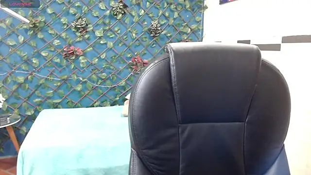 Waturox online show from March 18, 2025, 1:46 am