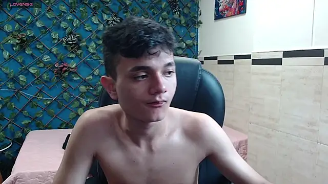 Waturox online show from November 5, 2025, 7:28 pm