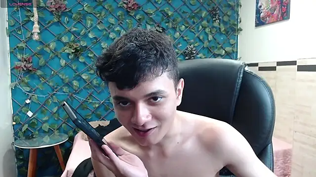 Waturox online show from November 13, 2025, 7:07 pm