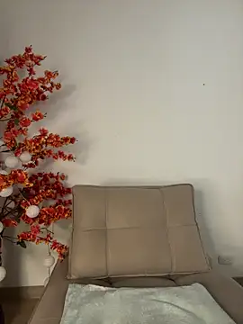 Snapshot of VictoriaHiill chatting on June 1, 2026, 5:45 pm VictoriaHiill online show from June 1, 2026, 5:45 pm