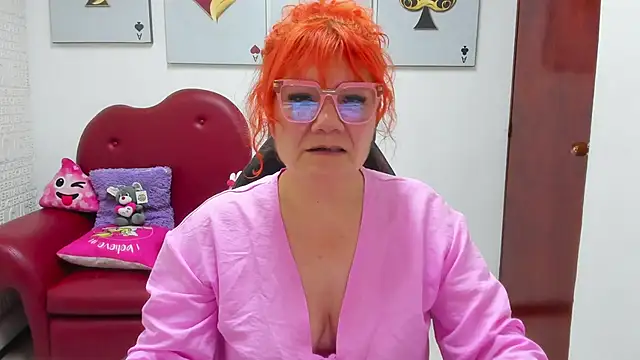 Salomeediaz  online show from April 7, 2026, 9:05 pm