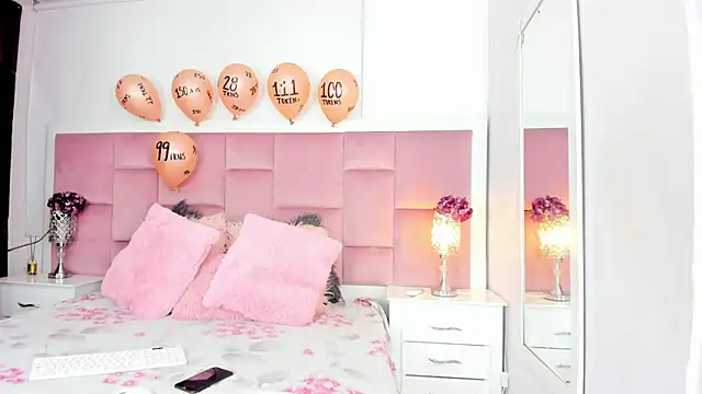 DaphneLloyd online show from January 27, 2025, 7:56 pm