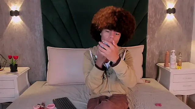 Snapshot of Alexiis_Etereo chatting on February 18, 2026, 7:21 pm Alexiis Etereo online show from February 18, 2026, 7:21 pm