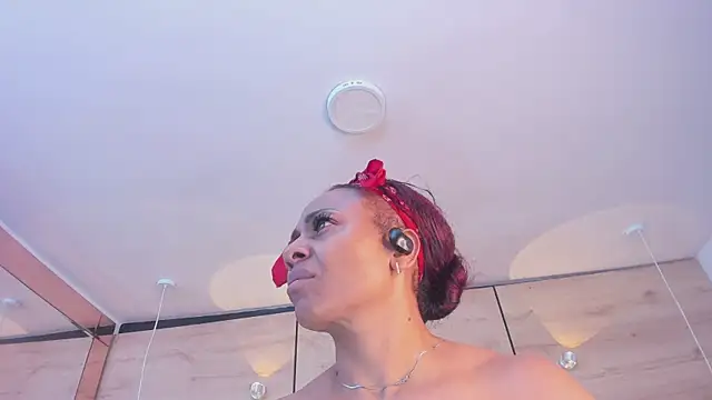Snapshot of martina_touss chatting on April 24, 2026, 1:40 am martina touss online show from April 24, 2026, 1:40 am