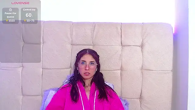 Snapshot of mildre303av chatting on February 1, 2025, 10:26 am mildre303av online show from February 1, 2025, 10:26 am