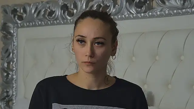 AliceMunro online show from October 21, 2025, 9:25 pm