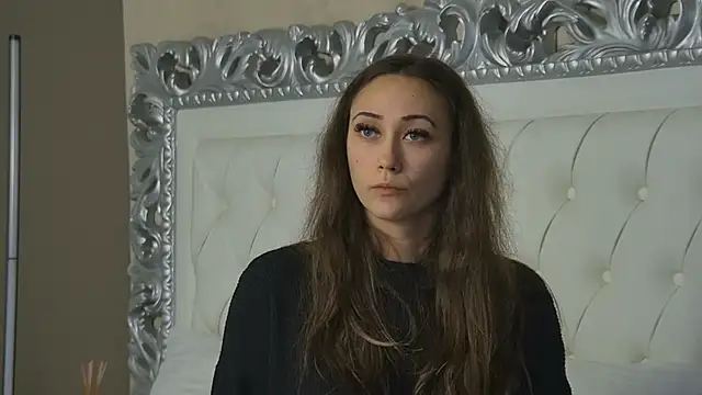 AliceMunro online show from November 18, 2025, 8:23 pm