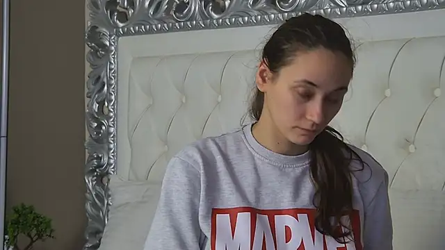 Snapshot of AliceMunro chatting on February 20, 2026, 9:17 pm AliceMunro online show from February 20, 2026, 9:17 pm