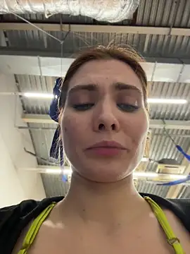 Snapshot of Accole chatting on January 15, 2026, 5:49 pm Accole online show from January 15, 2026, 5:49 pm