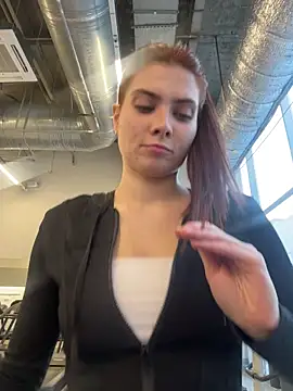 Snapshot of Accole chatting on February 13, 2026, 8:14 am Accole online show from February 13, 2026, 8:14 am