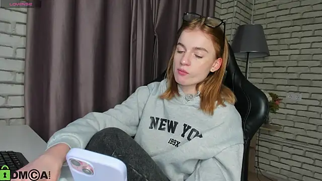 Snapshot of Stacey_Brown chatting on February 12, 2026, 1:27 am Stacey Brown online show from February 12, 2026, 1:27 am