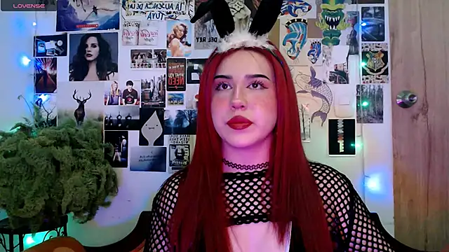 Sunny-hott online show from November 23, 2025, 10:42 pm