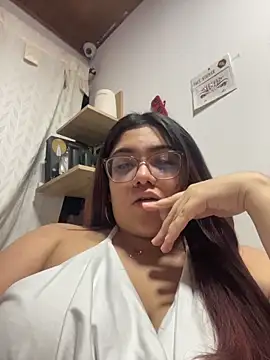 KathyGonzalez online show from November 2, 2025, 3:00 am