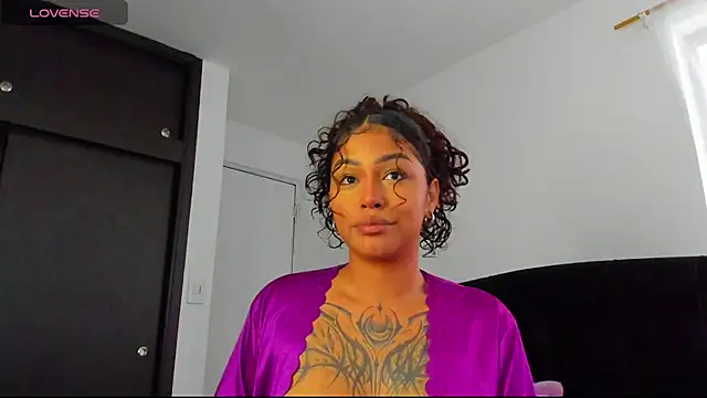 JuliaRose ks online show from May 16, 2026, 9:03 pm
