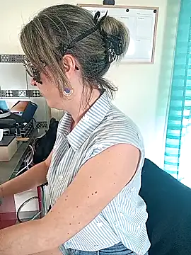 Rose Libertine online show from April 20, 2026, 4:41 pm