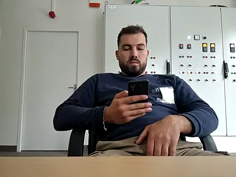 Leonormaldick online show from October 30, 2025, 2:14 pm