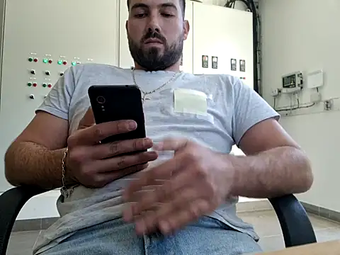 Leonormaldick online show from November 4, 2025, 10:41 am