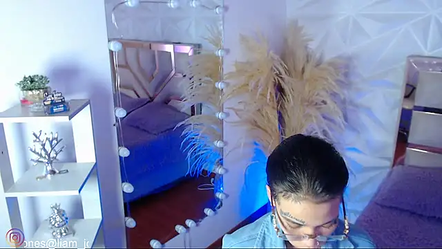 Jonesliam23 online show from February 17, 2026, 7:11 pm