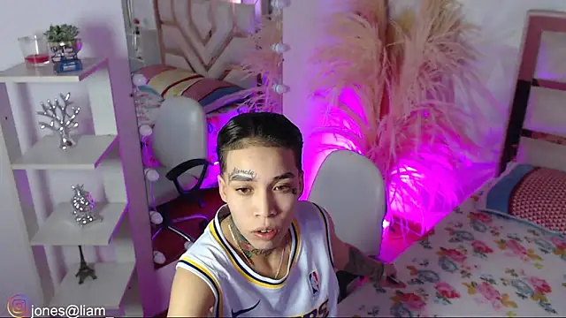 Jonesliam23 online show from January 31, 2026, 7:12 pm