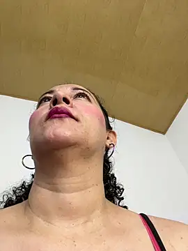 luisa curli online show from December 5, 2025, 5:06 am