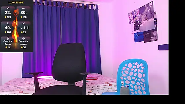 Snapshot of Sanit_Di chatting on March 8, 2025, 12:11 am Sanit Di online show from March 8, 2025, 12:11 am