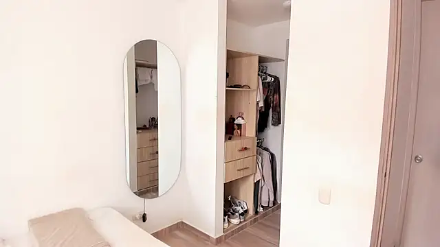 rose scottt online show from February 8, 2026, 5:54 pm