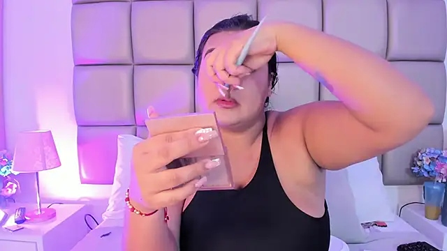 DojaAissha online show from January 15, 2026, 7:28 pm