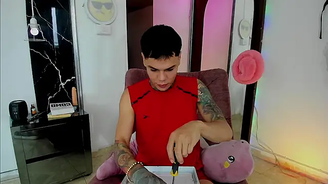 Jordyrodriiguez online show from November 14, 2025, 8:12 pm