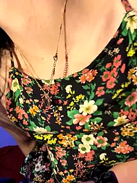 Liissa cute  online show from November 26, 2025, 6:08 pm