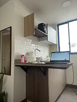 Snapshot of LauraCadwell chatting on February 7, 2026, 12:13 pm LauraCadwell online show from February 7, 2026, 12:13 pm