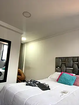 LauraCadwell online show from September 11, 2025, 11:32 am