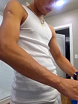 Yoko0381 online show from December 1, 2025, 4:35 am