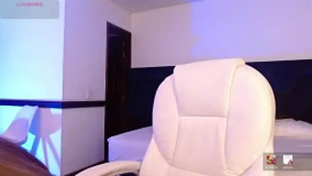 peyton golden1 online show from April 16, 2026, 3:18 am