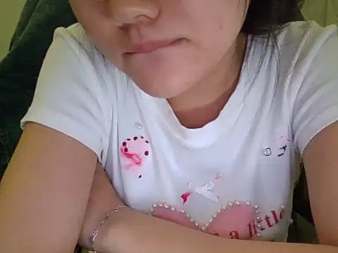 Yin-girl online show from September 19, 2025, 8:02 pm