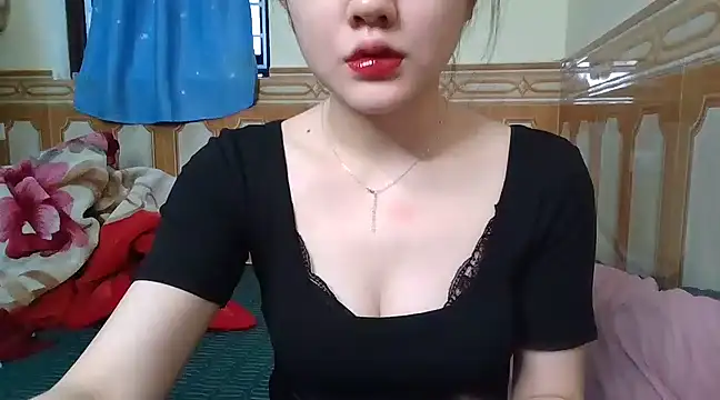 Yin-girl online show from March 14, 2025, 3:04 am