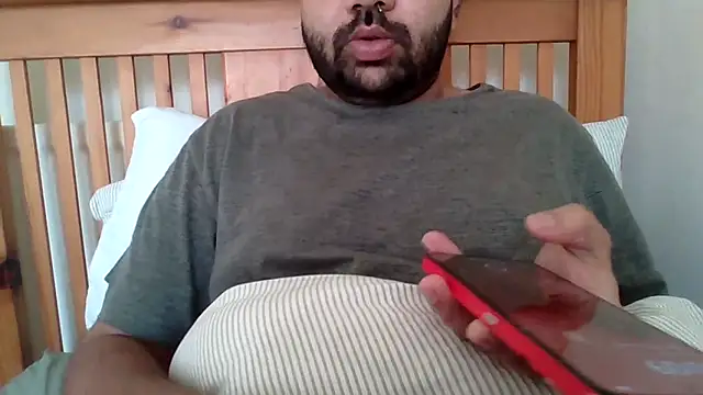 whoreboi98 online show from April 19, 2026, 9:10 am