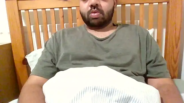 whoreboi98 online show from April 16, 2026, 8:42 pm